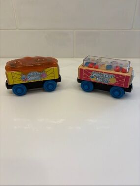 Thomas & Friends Sodor Sweet Shoppe GUM DROP and CARAMEL CAR wooden candy trains
